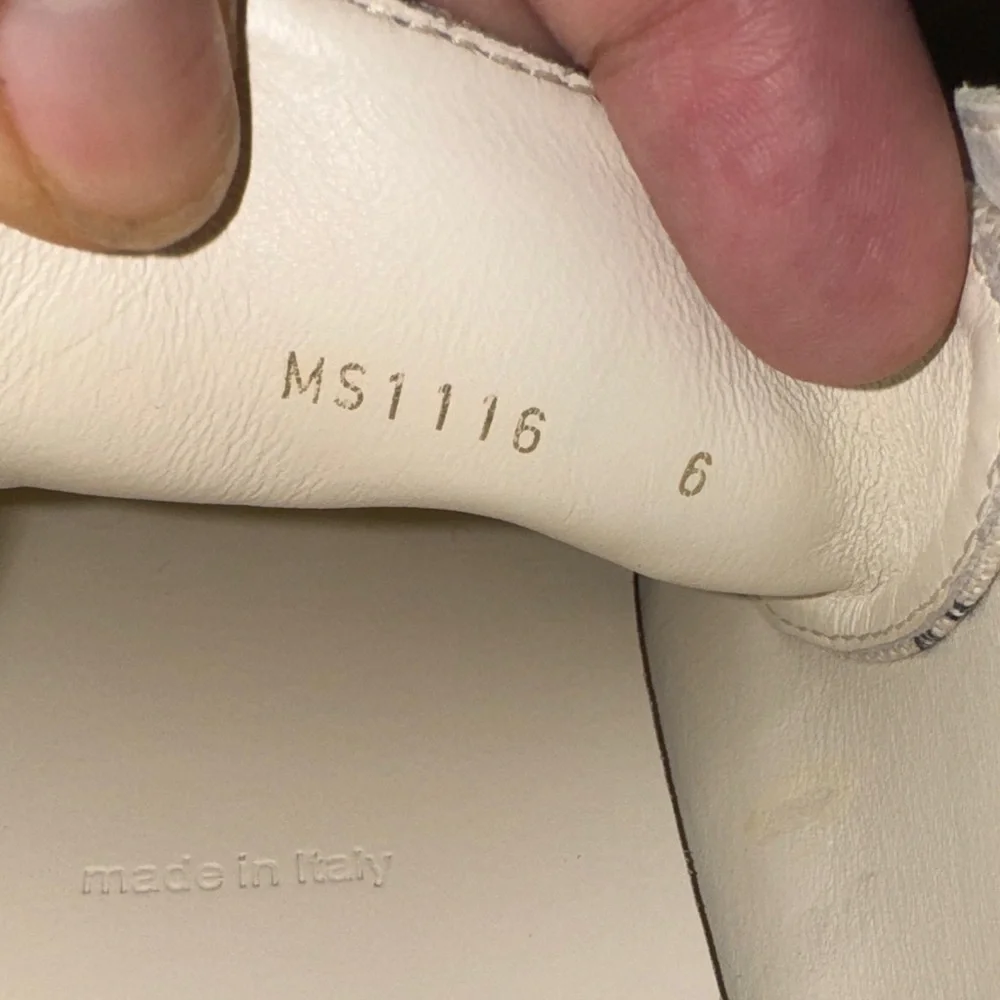 Authentic Louis Vuitton Monogram Beige Sneakers - Picture 15 of 15